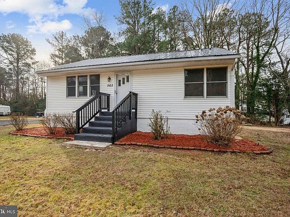 2nd image of 565 Twin Cove Ln