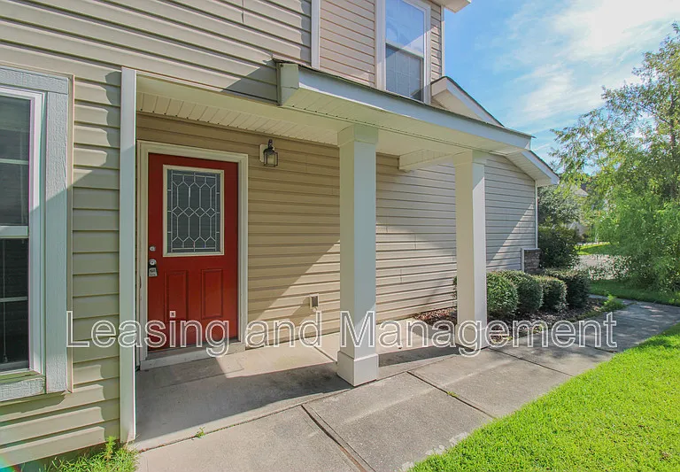 8811 Kellum Dr — Photo 2