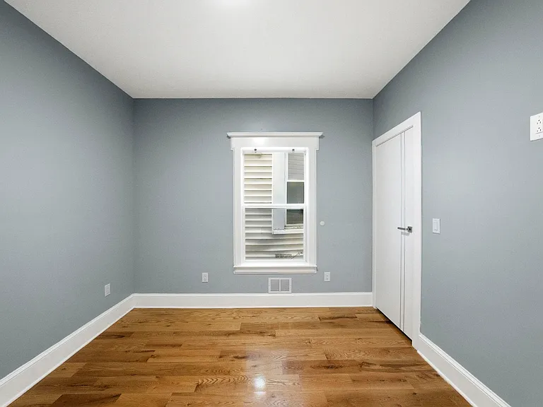 245 Jewett Ave — Photo 10