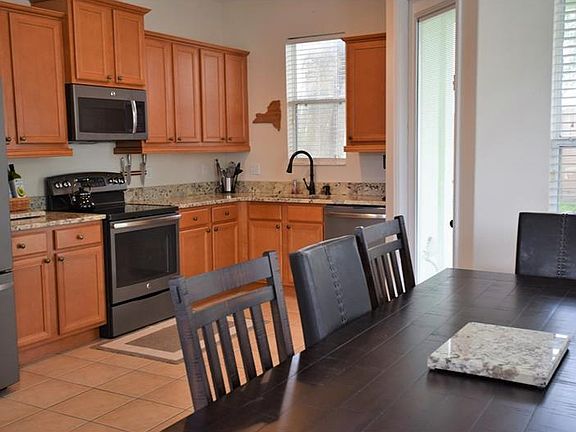 5th image of 3292 Oak Brook Ln