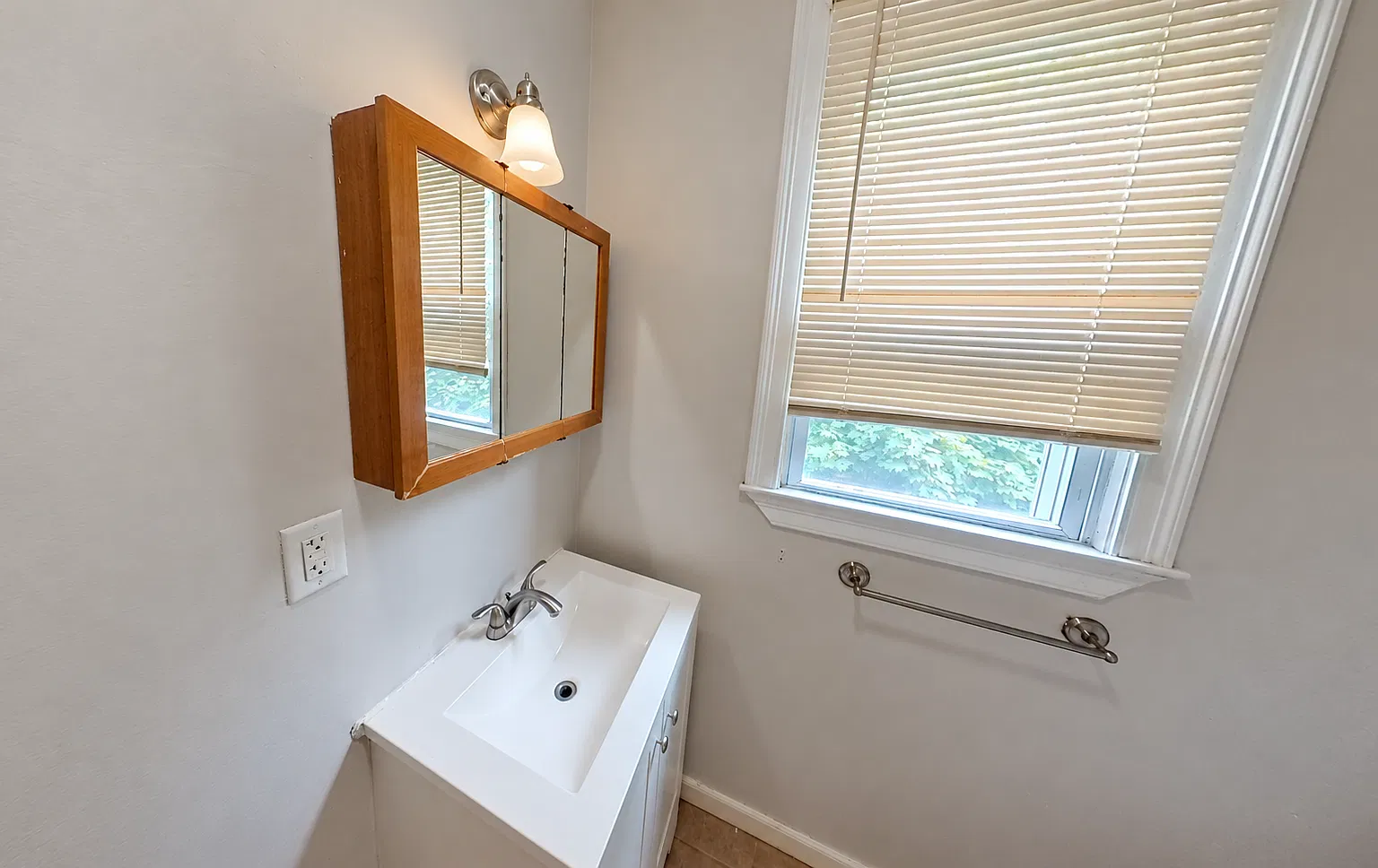 28 Fisher Avenue — Photo 3