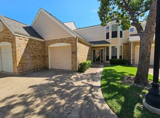 215 Cimarron Trl APT 6, Irving, TX 75063