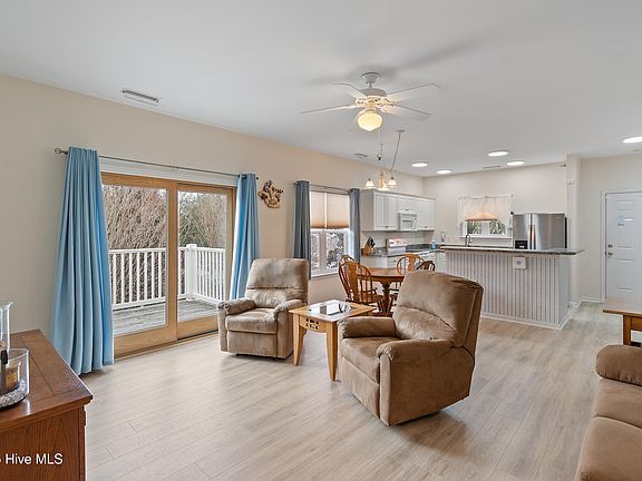 5th image of 4132 Vanessa Drive Unit 15