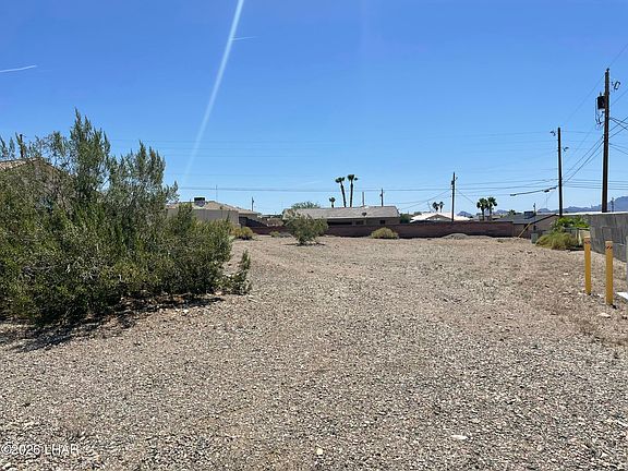3rd image of 3810 Apache Maid Dr