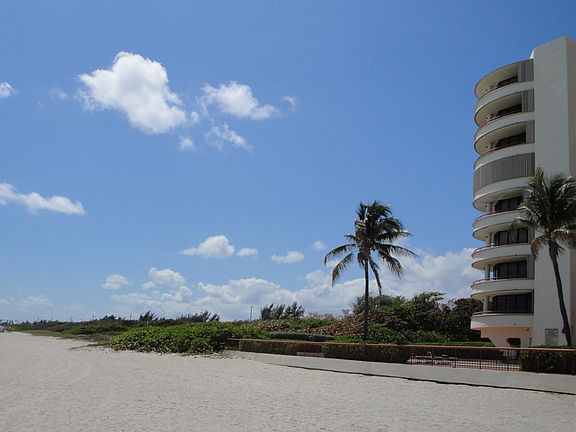 2nd image of 15645 Collins Ave APT 806