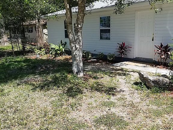 3rd image of 811 NW 59th Ct
