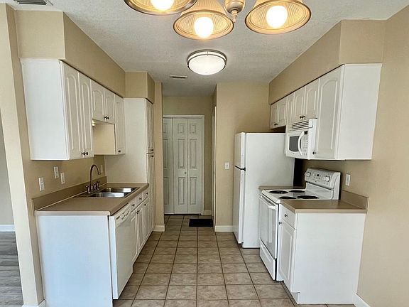 5th image of 1800 Park Ave APT 484