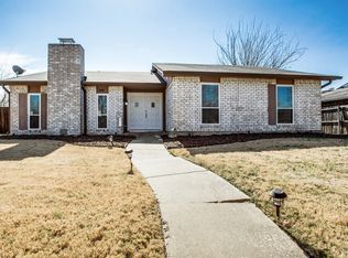 2110 Courtland Cir, Carrollton, TX 75007