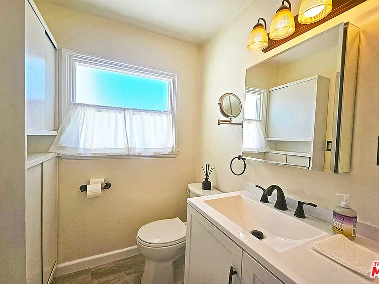 436 N Cordova St — Photo 25