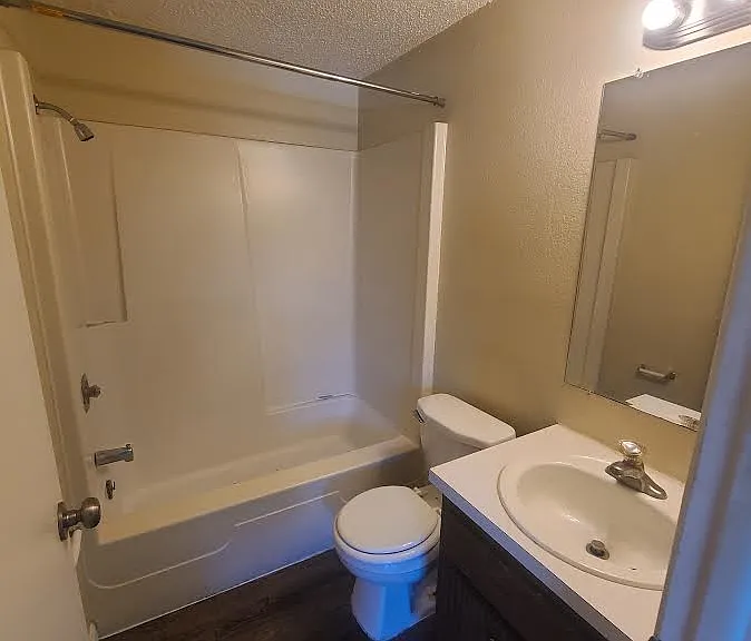 4809 Grand Blvd #5 — Photo 7