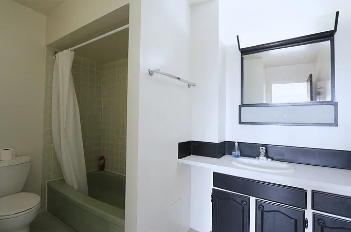 1124 Holdom Ave #1A — Photo 8