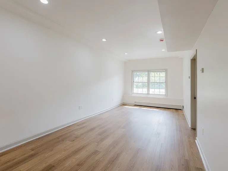 2591 Washington St #1 — Photo 10