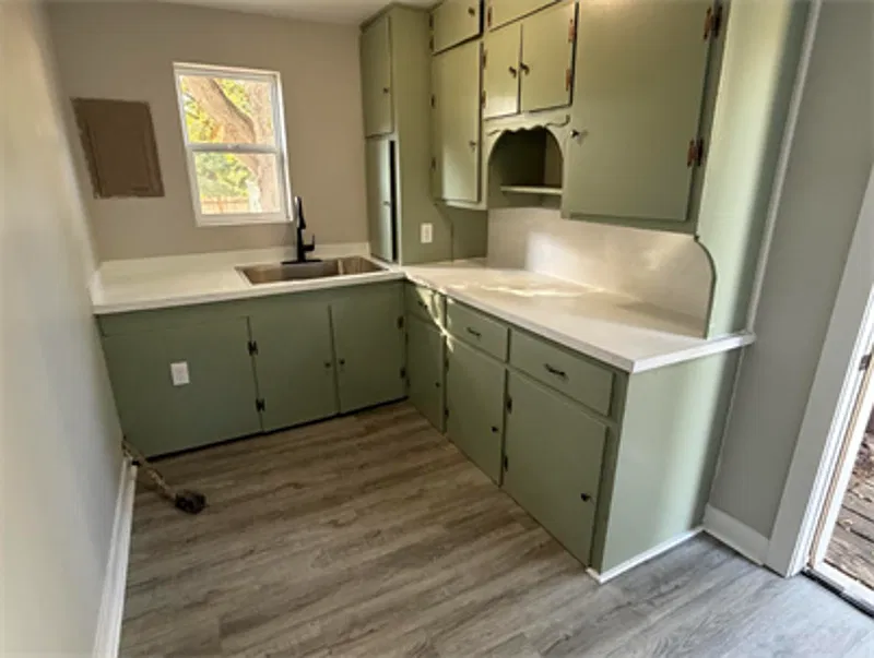 3 bed, 1.0 bath, $1,599 — Photo 4