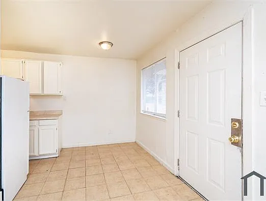 2562 Traction Ave #6 — Photo 9