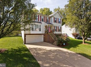 4905 Frishman Ct, Woodbridge, VA 22193