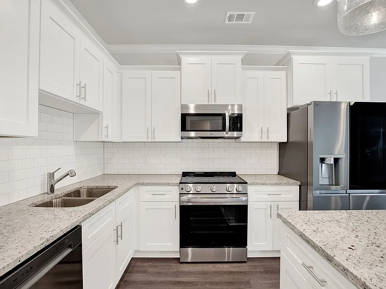 77 Dorsey Dr — Photo 9