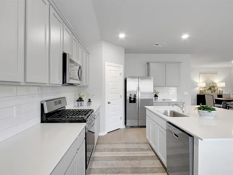 11701 SW 28th Ter — Photo 27