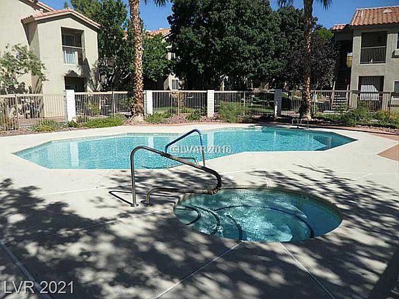 2nd image of 2110 N Los Feliz St #1053