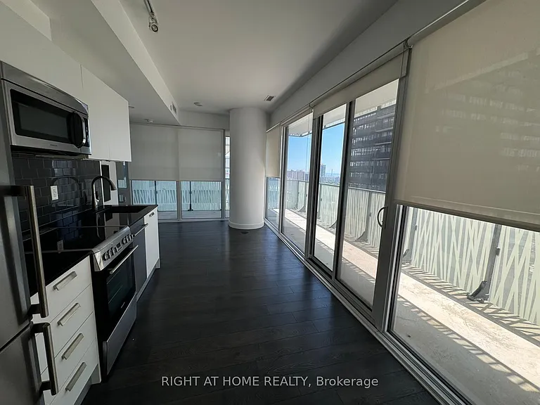 42 Charles St E #2802 — Photo 3