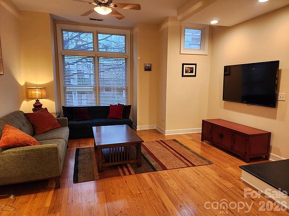 5th image of 638 E 10th St