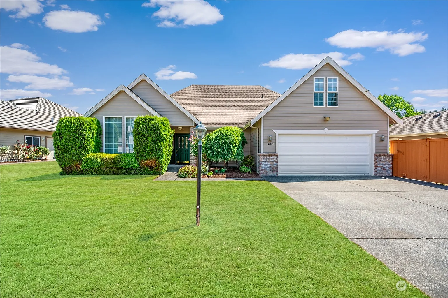 11234 Skyview Lane SE photo 1