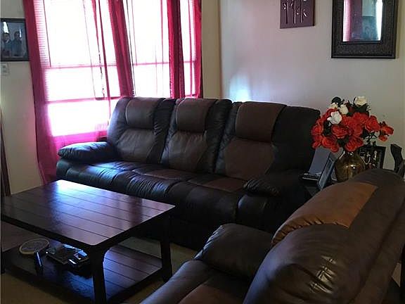 3rd image of 1033 Vernon Dr