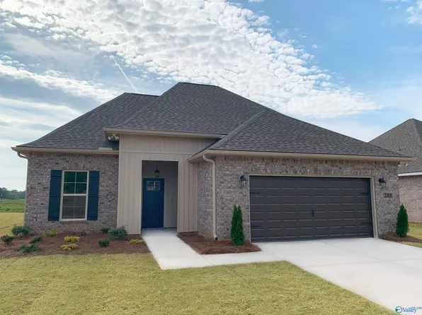 208 Willie Sanders Dr, Madison, AL 35756