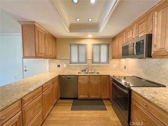 3rd image of 886 Avenida Sevilla #P