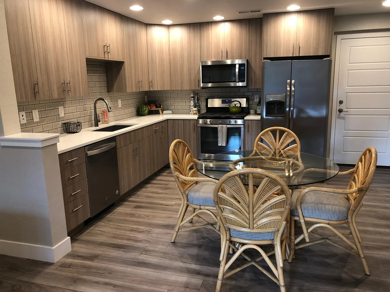 3 bed, 2.5 bath, 1330 sqft, $2,800 — Photo 3