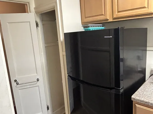 2700 Derry St APT 3, Harrisburg, PA 17111