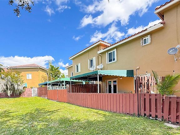 5th image of 17360 NW 69th Ct APT 204