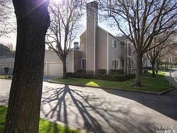 4th image of 490 Magnolia Ave
