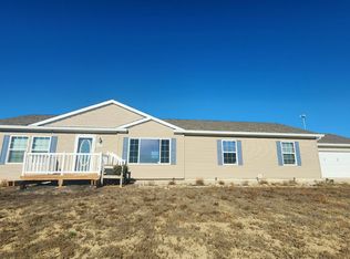 12221 Buffalo Hills Dr, Watford City, ND 58854