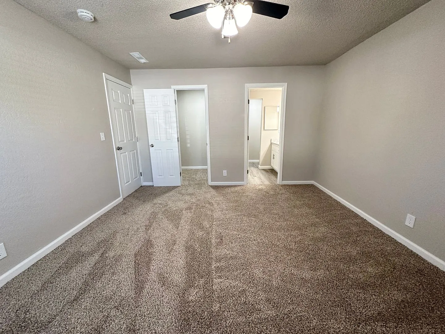 Merit Manor Apartments — Photo 3