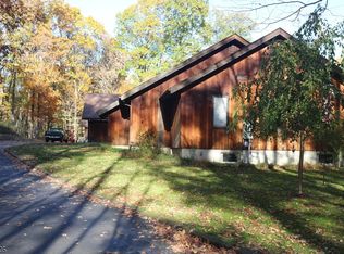 31 Old Indian Spring Rd, Andover, NJ 07821