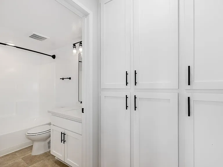 132 Clark Dr — Photo 22