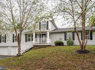 101 Queen Anne Cir, Douglassville, PA 19518
