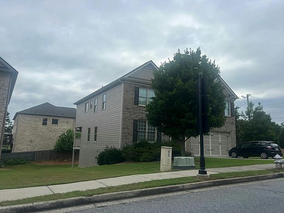 3rd image of 310 Nichols Ridge Pte