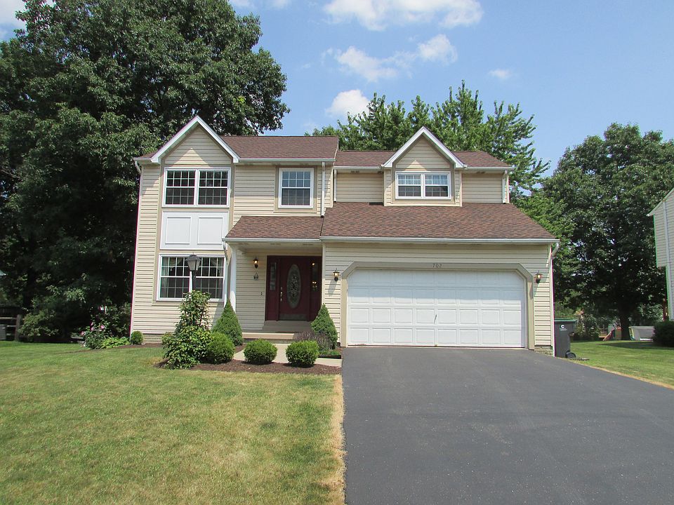 1st image of 702 Parkwood Dr