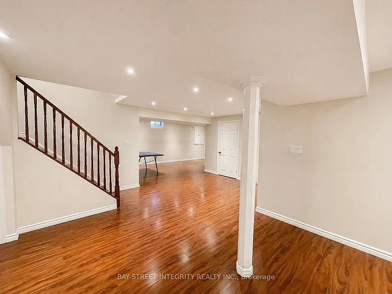 38 Southgate Cres — Photo 23