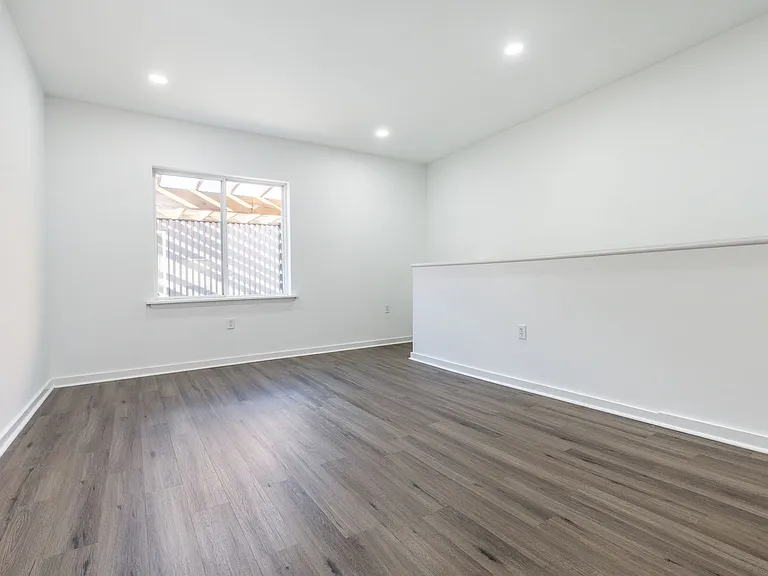 3003 Glenwood — Photo 92