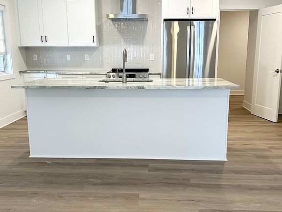 4th image of 57 Monroe Ave #5
