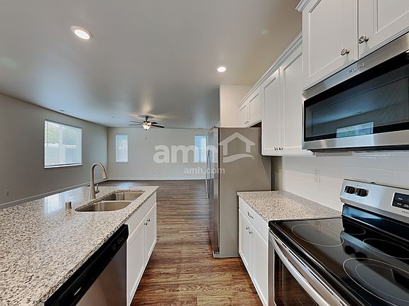 3rd image of 13905 106th Ave E