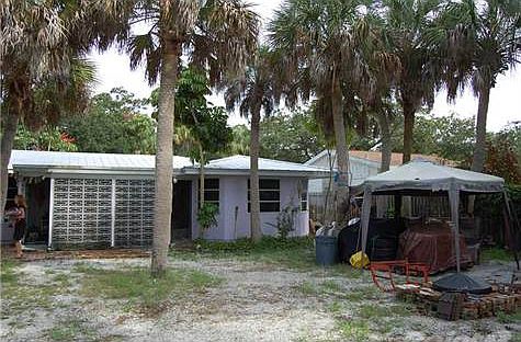 3rd image of 5042 Oxford Dr