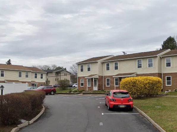 1653 Highlandon Ct #1653, State College, PA 16801