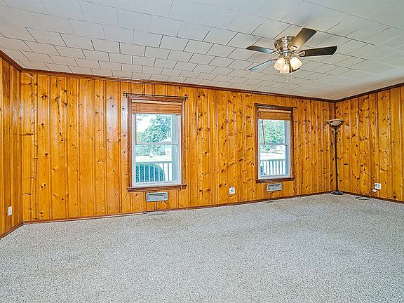 4th image of 24 Green Acres Dr