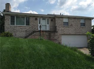 2122 James Dr, Pittsburgh, PA