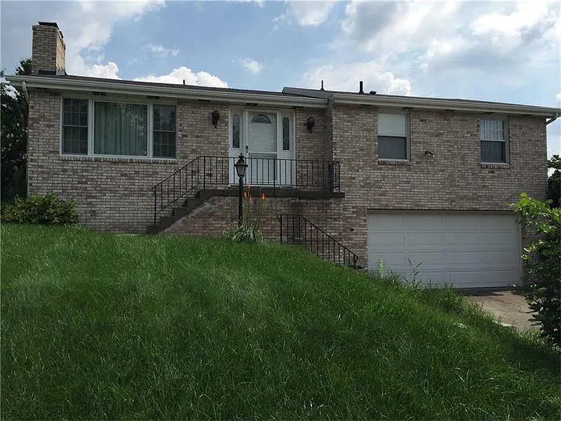 2122 James Dr photo 1