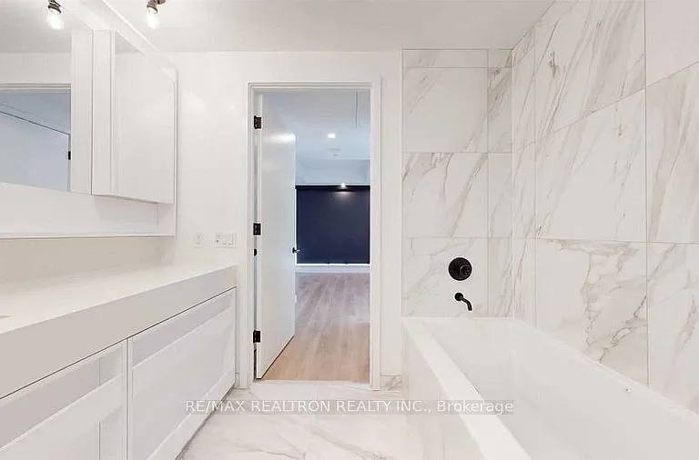 505 Richmond St W #1126 — Photo 11