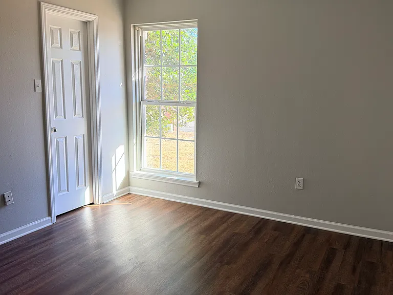 2205 Mustang St — Photo 9